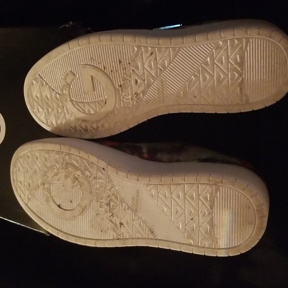 Guess Tie Dye Sneakers - Picture 9 of 16